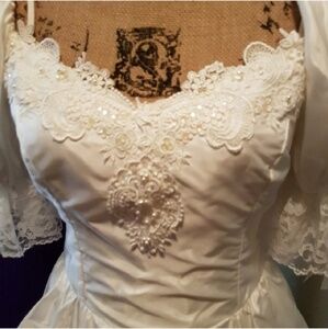 RARE Snow White Beads Ballroom Wedding Dress Princess Victorian Luxury Ball Gown